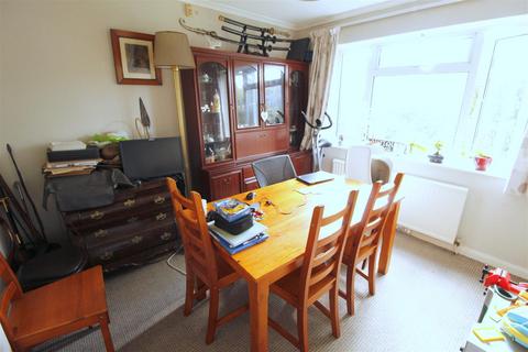 59 East Hill, Woking, GU22 8DQ