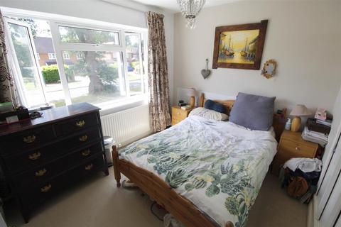 59 East Hill, Woking, GU22 8DQ