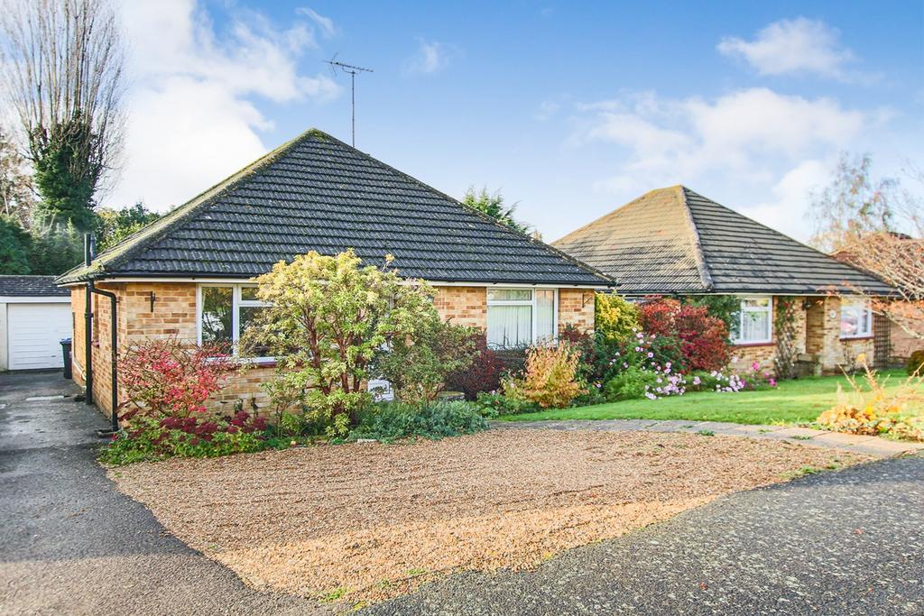 Dormans Close, Dormansland, RH7 3 bed detached bungalow for sale £425,000