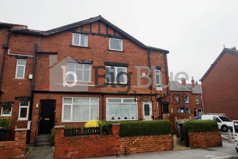 3 bedroom terraced house to rent, 36 Hessle Avenue, Hyde Park, Leeds LS6