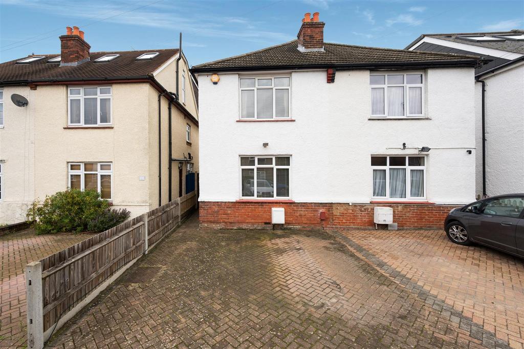Albert Road, Epsom 2 bed semidetached house for sale £600,000