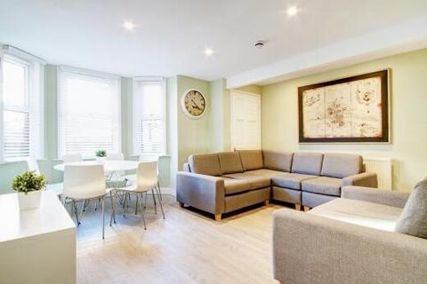 undefined, Queens Road, Leeds LS6