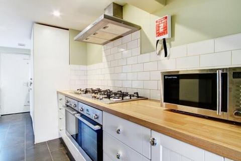 undefined, Queens Road, Leeds LS6