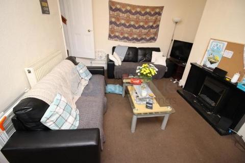4 bedroom terraced house to rent, 13 Brudenell Street, Leeds LS6