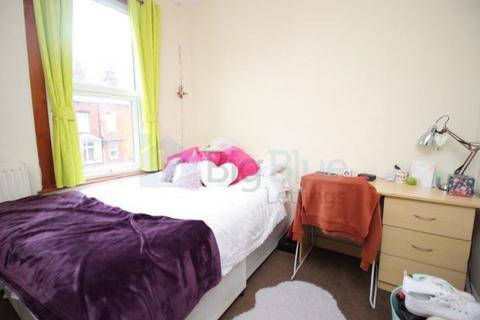 4 bedroom terraced house to rent, 13 Brudenell Street, Leeds LS6