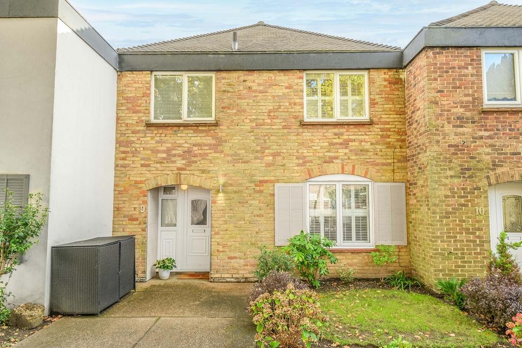 Pine Grove Mews, Weybridge, KT13 3 bed terraced house for sale £650,000