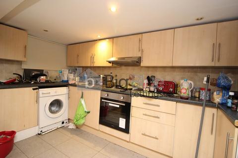 4 bedroom terraced house to rent, 33 Royal Park Avenue, Hyde Park, Leeds LS6