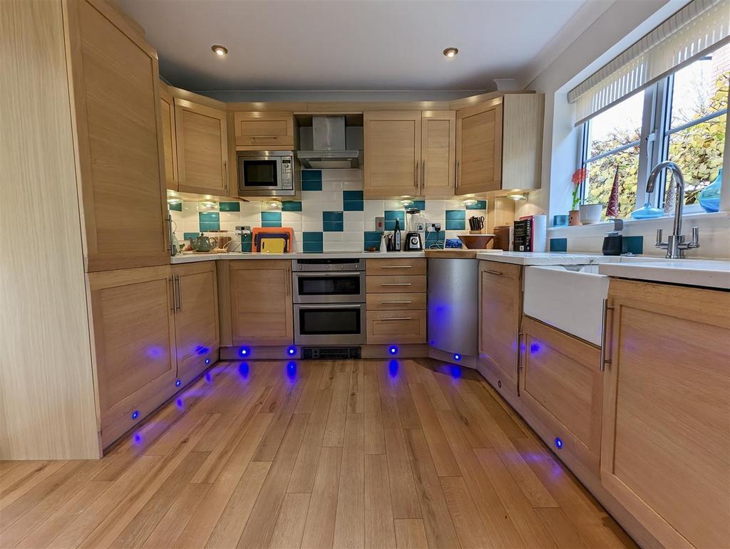 Dining kitchen