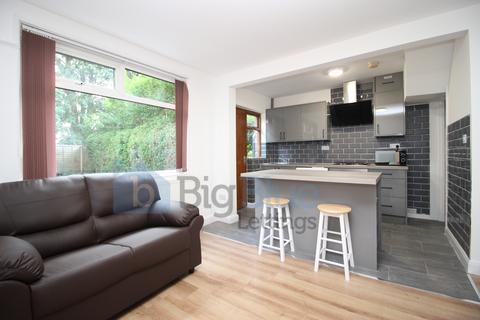 4 bedroom terraced house to rent, 222 Cardigan Lane, Hyde Park, Leeds LS6