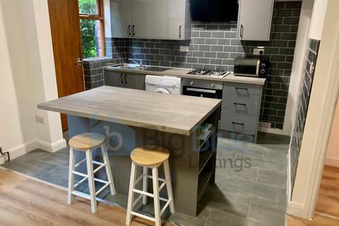 4 bedroom terraced house to rent, 222 Cardigan Lane, Hyde Park, Leeds LS6