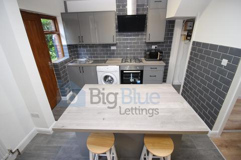 4 bedroom terraced house to rent, 222 Cardigan Lane, Hyde Park, Leeds LS6