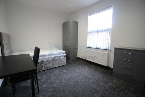 4 bedroom terraced house to rent, 15 Harold Avenue, Hyde Park, Leeds LS6