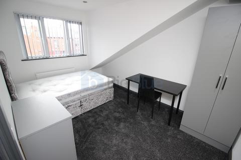 4 bedroom terraced house to rent, 15 Harold Avenue, Hyde Park, Leeds LS6
