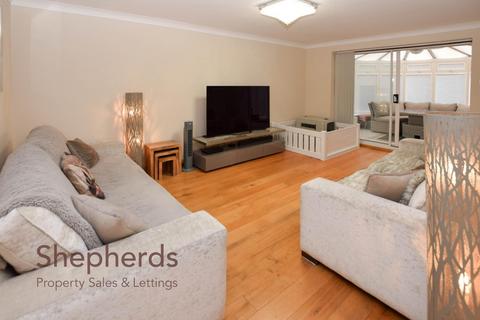 4 bedroom detached house for sale - Acacia Close, West Cheshunt EN7