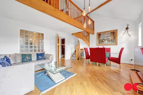 9 Equity Square, London, E2 7EQ