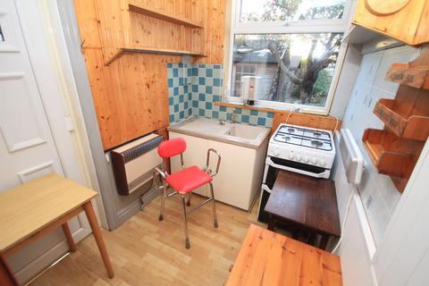 35 Leafield Drive, Bradford, BD2 3RX