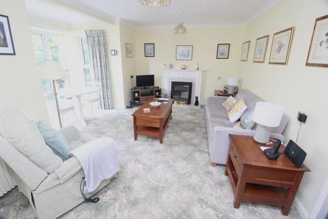 2 bedroom retirement property for sale, Harrison Close, Hitchin, SG4