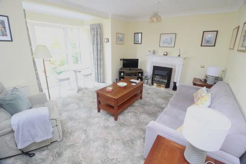 2 bedroom retirement property for sale, Harrison Close, Hitchin, SG4