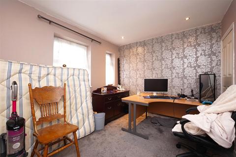 6 Langdale Grove, Barrow-in-furness, LA13 9QF