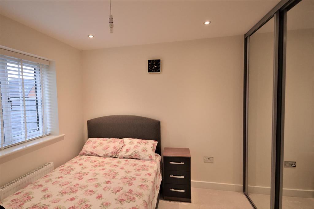 Bedroom 2.JPG