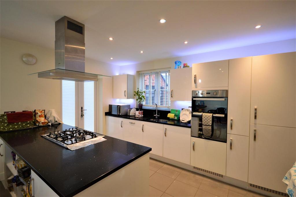 Kitchen 1.JPG