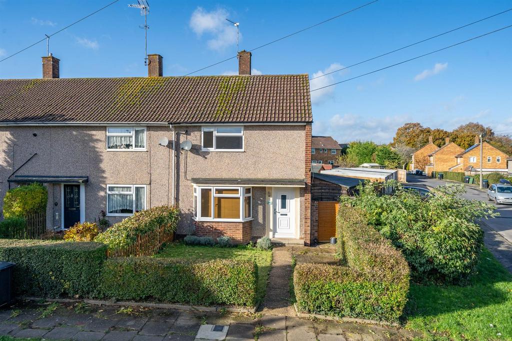 Long Chaulden, Chaulden, Hemel... 2 bed end of terrace house £1,500