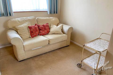 42 Abbots Field, Gravesend, DA12 5JA