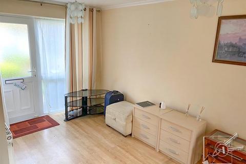 42 Abbots Field, Gravesend, DA12 5JA