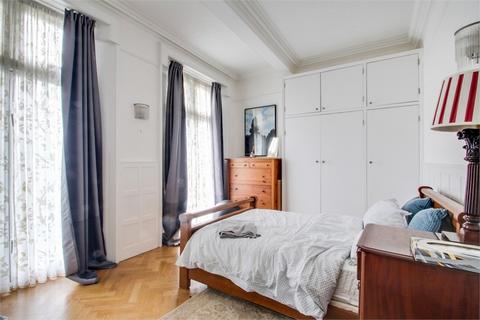 2 bedroom flat to rent - Southlea Road, Datchet SL3