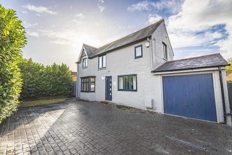 2 Holmlea Road, Datchet, Slough, SL3 9HQ