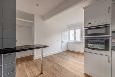 2 Holmlea Road, Datchet, Slough, SL3 9HQ