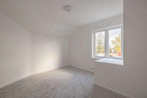 2 Holmlea Road, Datchet, Slough, SL3 9HQ