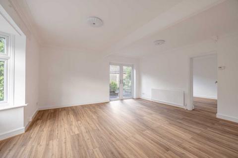 2 Holmlea Road, Datchet, Slough, SL3 9HQ