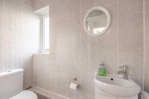 2 Holmlea Road, Datchet, Slough, SL3 9HQ