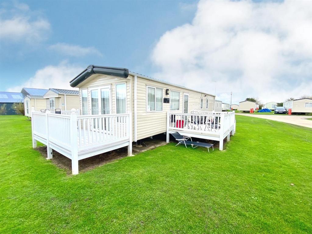 Broadland Sands, Corton, Lowestoft, NR32 3 bed park home for sale £24,500