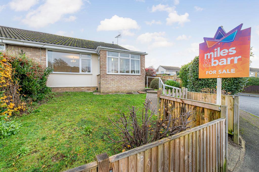 Moat Farm Road, Folkestone, CT19 3 bed semidetached bungalow for sale
