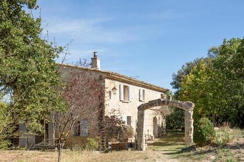 4 bedroom farm house, Vaugines, Vaucluse, Provence Alpes Cote d'Azur, France