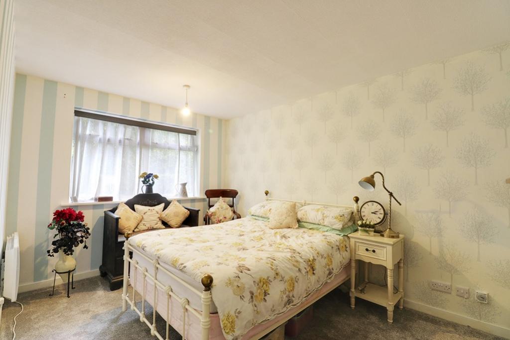 Main bed