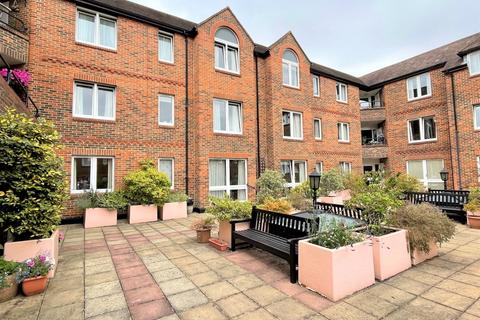 2 bedroom flat for sale, Lions Hall, Saint Swithun Street, Winchester