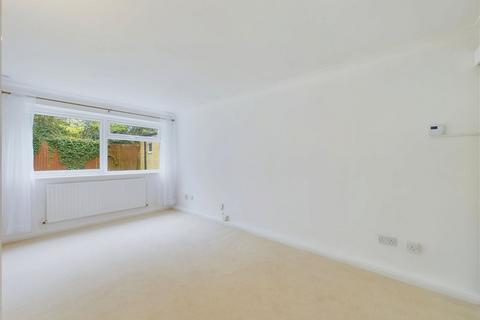 1 bedroom ground floor flat for sale, York Close, Horsham RH13