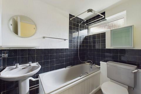 10, Hanover Court York Close, Horsham, RH13 5PG