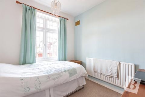 5 Ashlyn Grove, Hornchurch, RM11 2EG