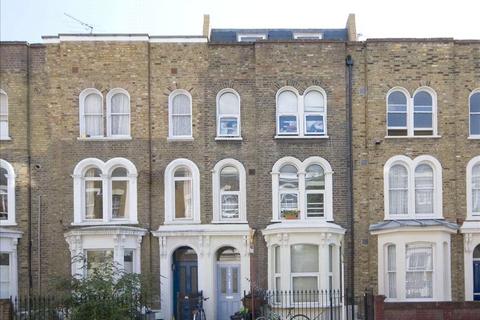 19c Dunlace Road, London, E5 0NF