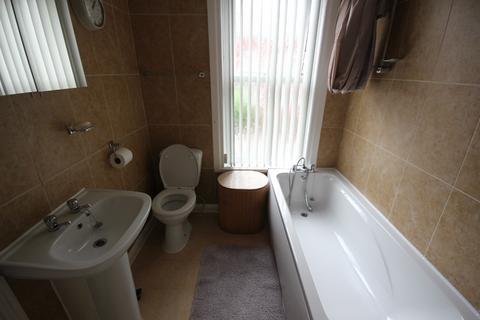 2 bedroom terraced house to rent - Clifton Terrace, Leeds, West Yorkshire, LS9