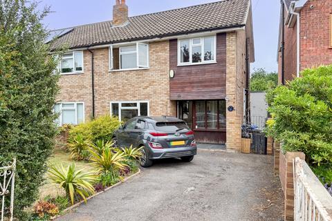 3 bedroom semi-detached house to rent, Wraysbury, Berkshire