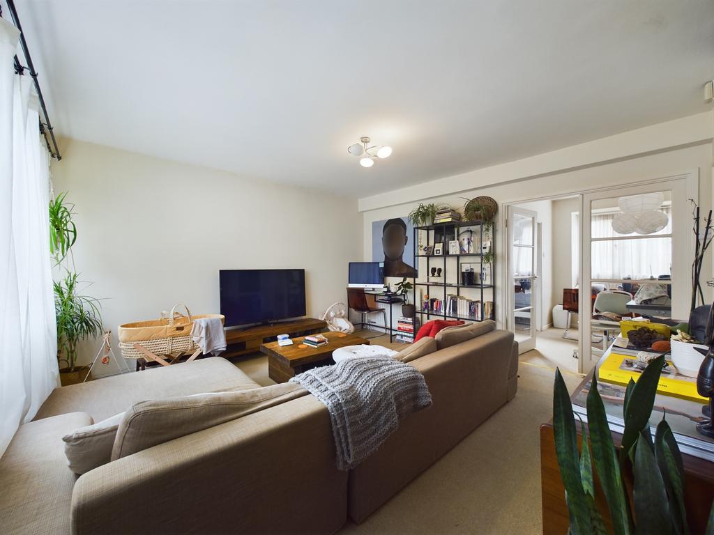 Lyme Farm Road, Lee, London 2 bed flat for sale £315,000