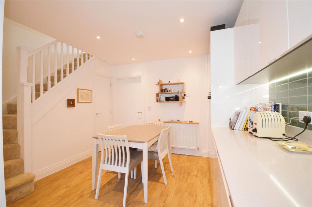 Wesley Road, Mistley, Manningtree, Essex, CO11 3 bed semidetached