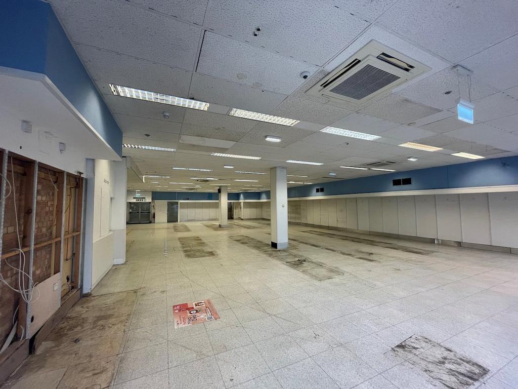 48A High Street, Cosham, PO6 3AG Retail property (high street) to rent