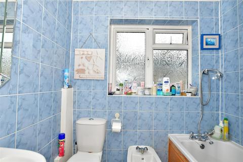 15 Glenthorne Road, London, E17 7AP