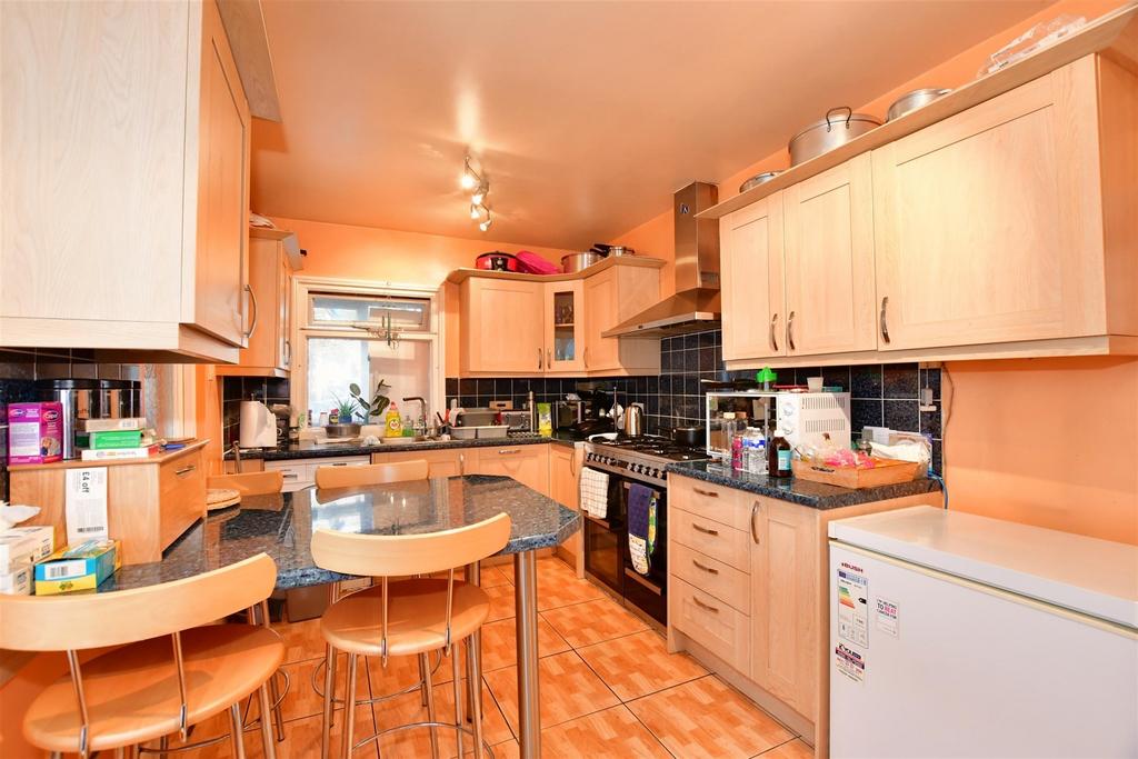 Kitchen/ Breakfast Room